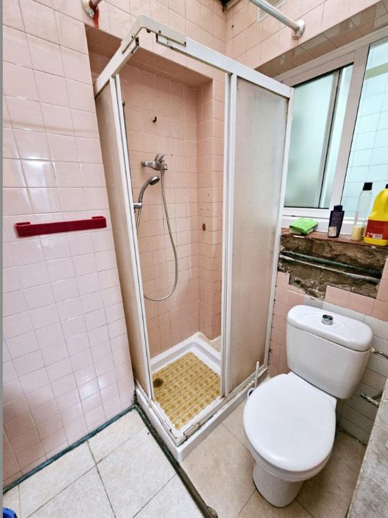 Imagen 7 Casa Adosada en venta en Hospitalet De Llobregat L´ /  A solo 5 minutos del mercado  Col...