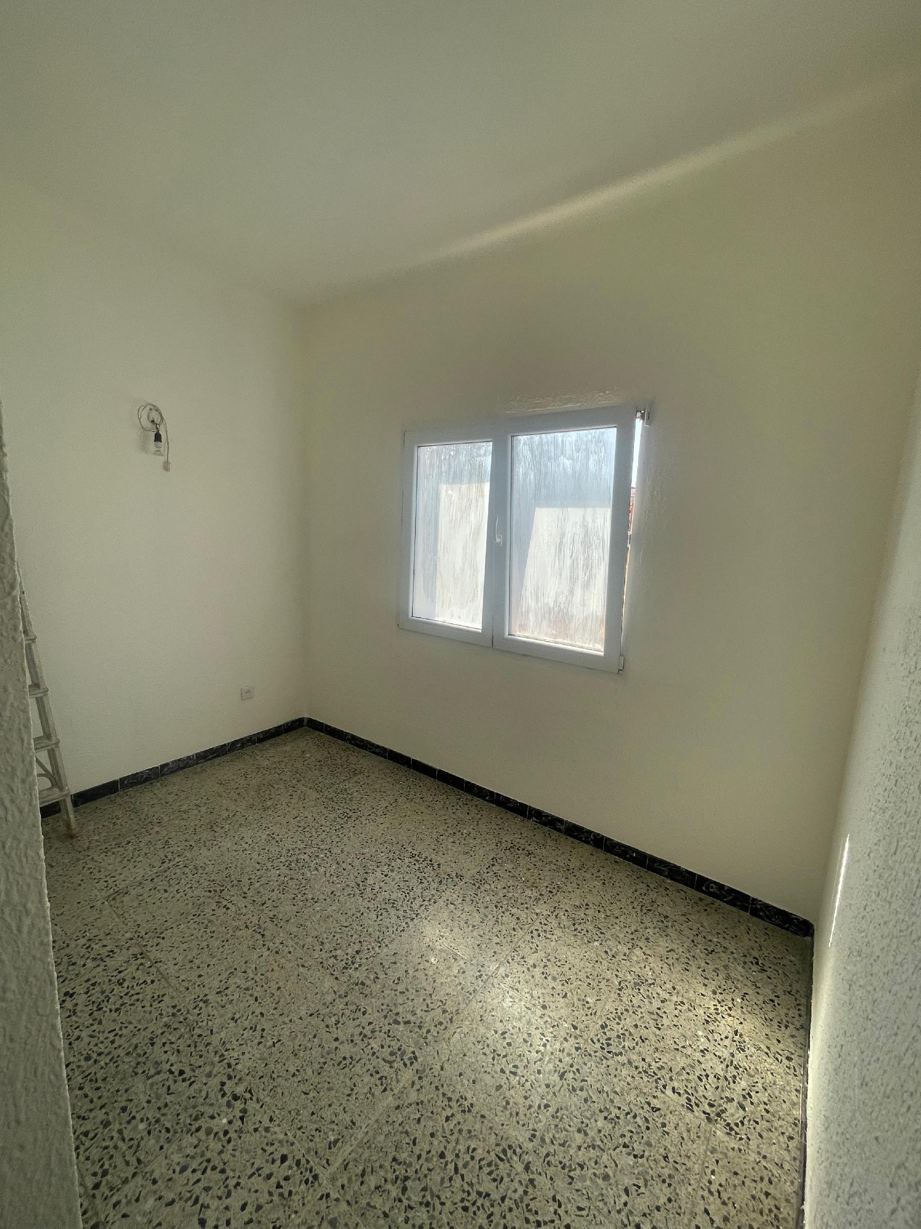 Imagen 3 Apartamento en venta en Hospitalet De Llobregat L´ / Junto al metro santa eulalia linea 1