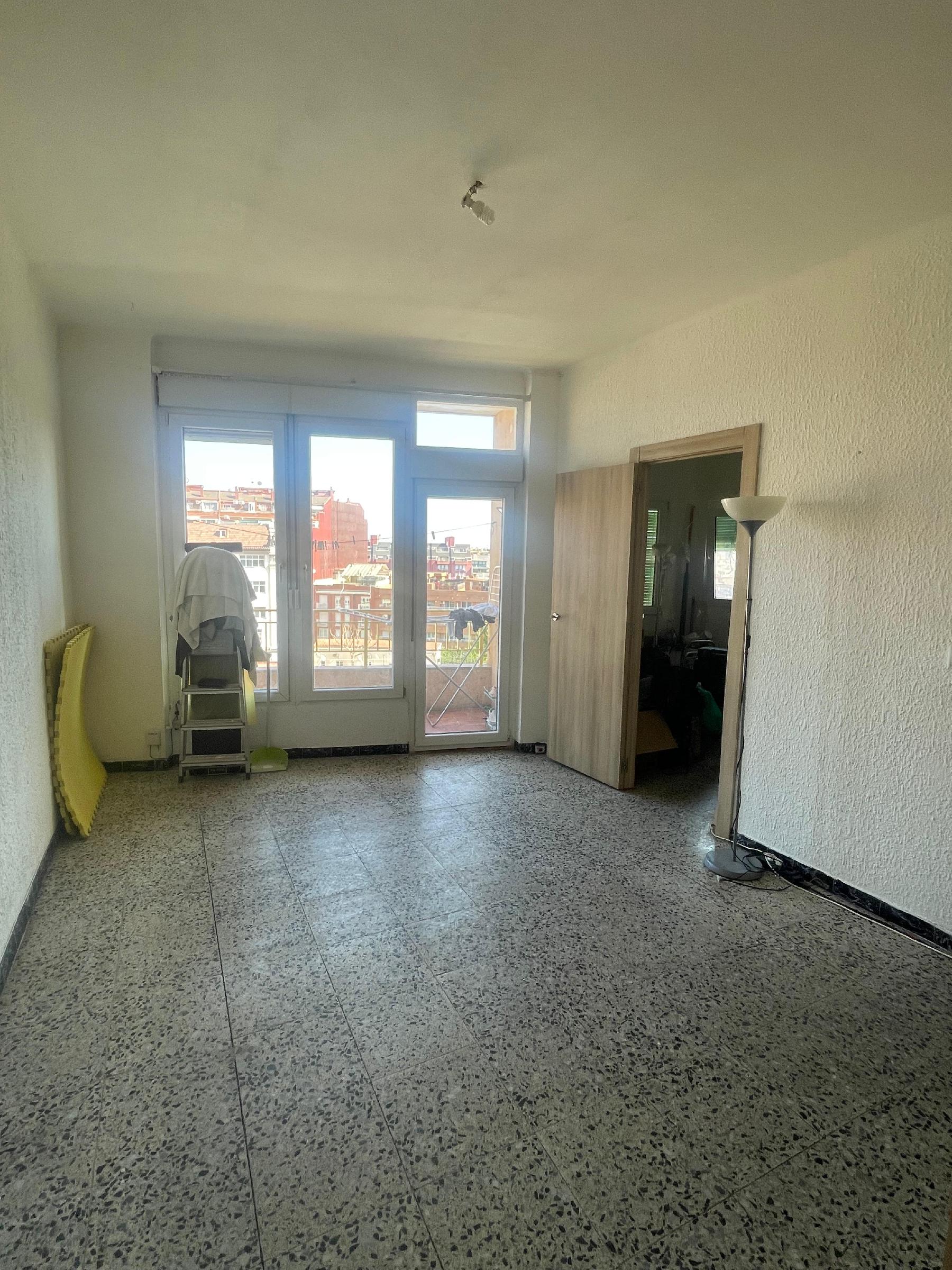 Imagen 1 Apartamento en venta en Hospitalet De Llobregat L´ / Junto al metro santa eulalia linea 1