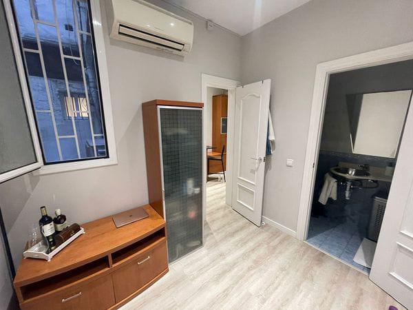 Imagen 3 Apartamento en venta en Barcelona / Avenida de Madrid y el Camp Nou