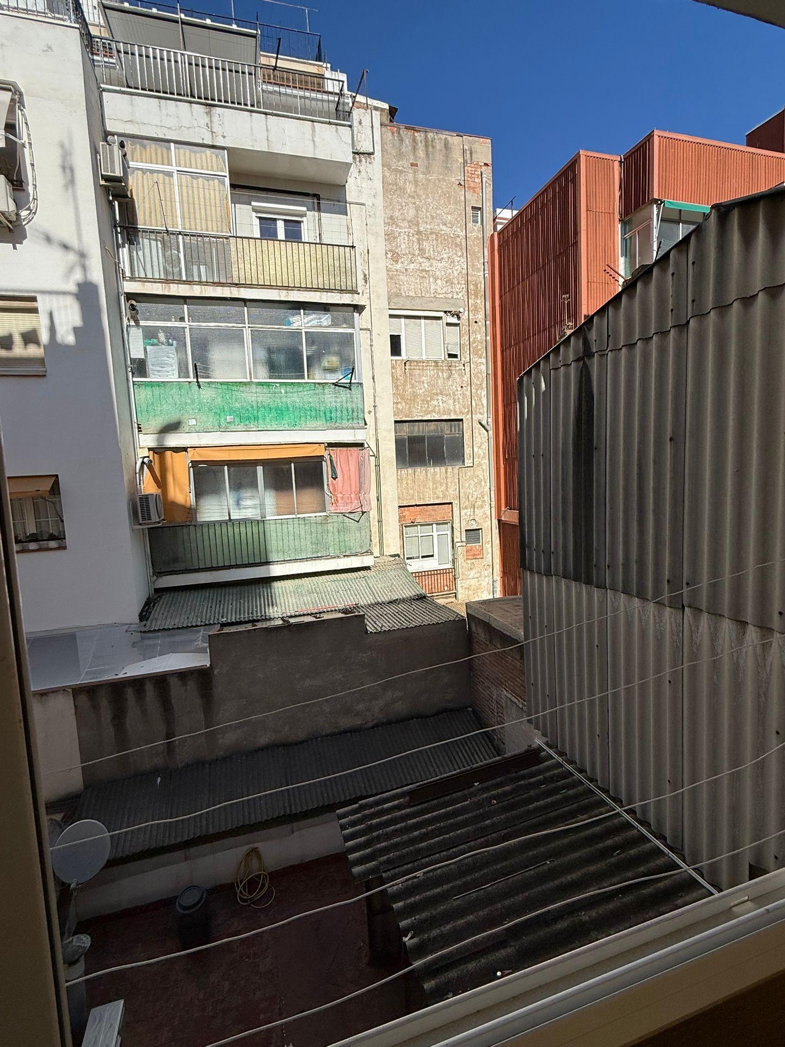 Imagen 9 Piso en venta en Hospitalet De Llobregat L´ / A solo 8 minutos hasta el Mercado de Collblanc