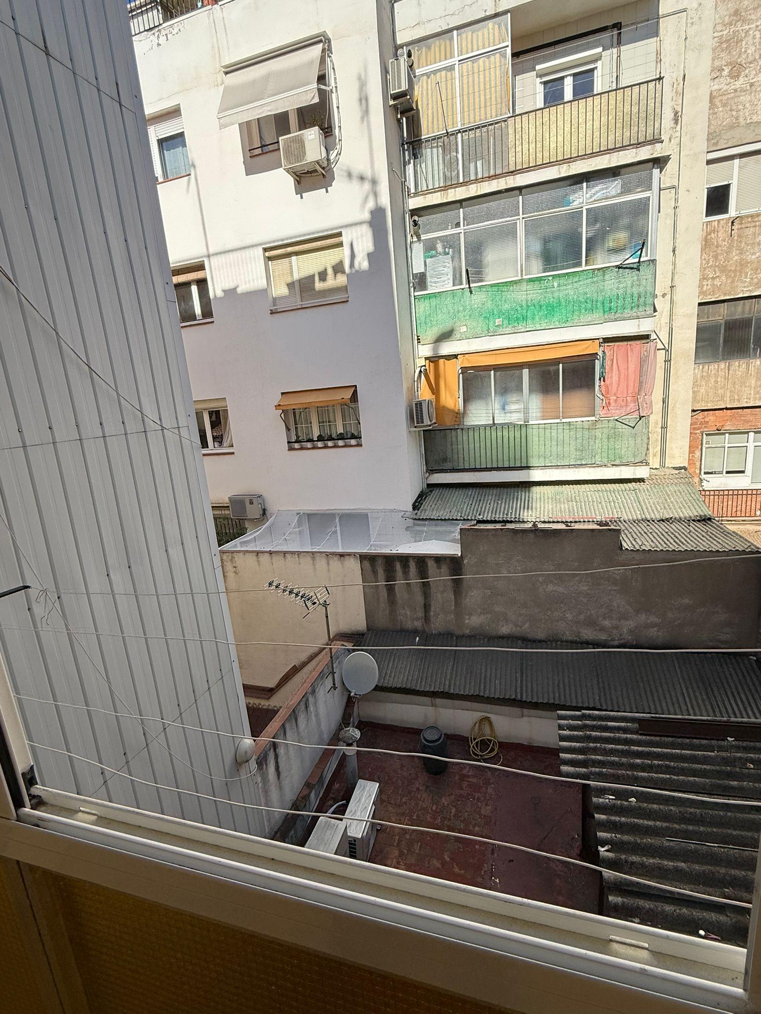 Imagen 10 Piso en venta en Hospitalet De Llobregat L´ / A solo 8 minutos hasta el Mercado de Collblanc