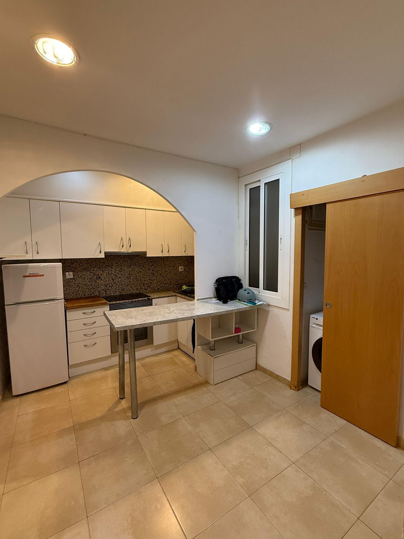Imagen 1 Piso en venta en Hospitalet De Llobregat L´ / A solo 8 minutos hasta el Mercado de Collblanc