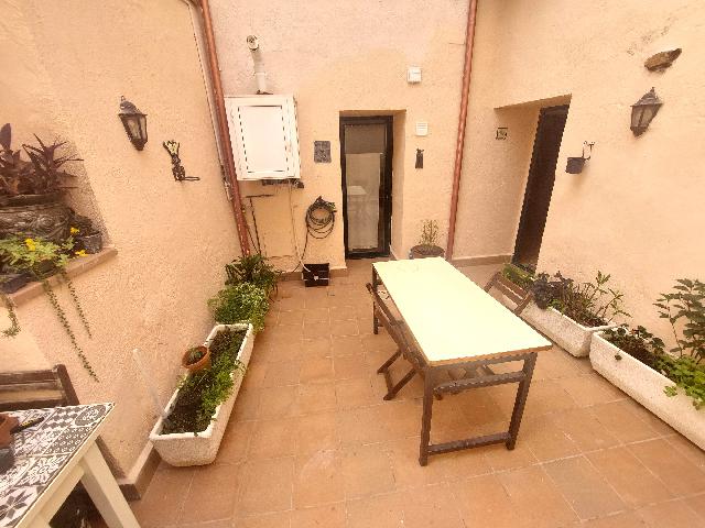 Imagen 3 Inmueble 282159 - Casa en venta en Olesa De Montserrat / Zona Casc antic 