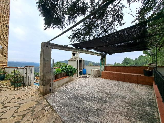 Imagen 5 Inmueble 290557 - Casa en venta en Olesa De Montserrat / Zona de les Llumbreras
