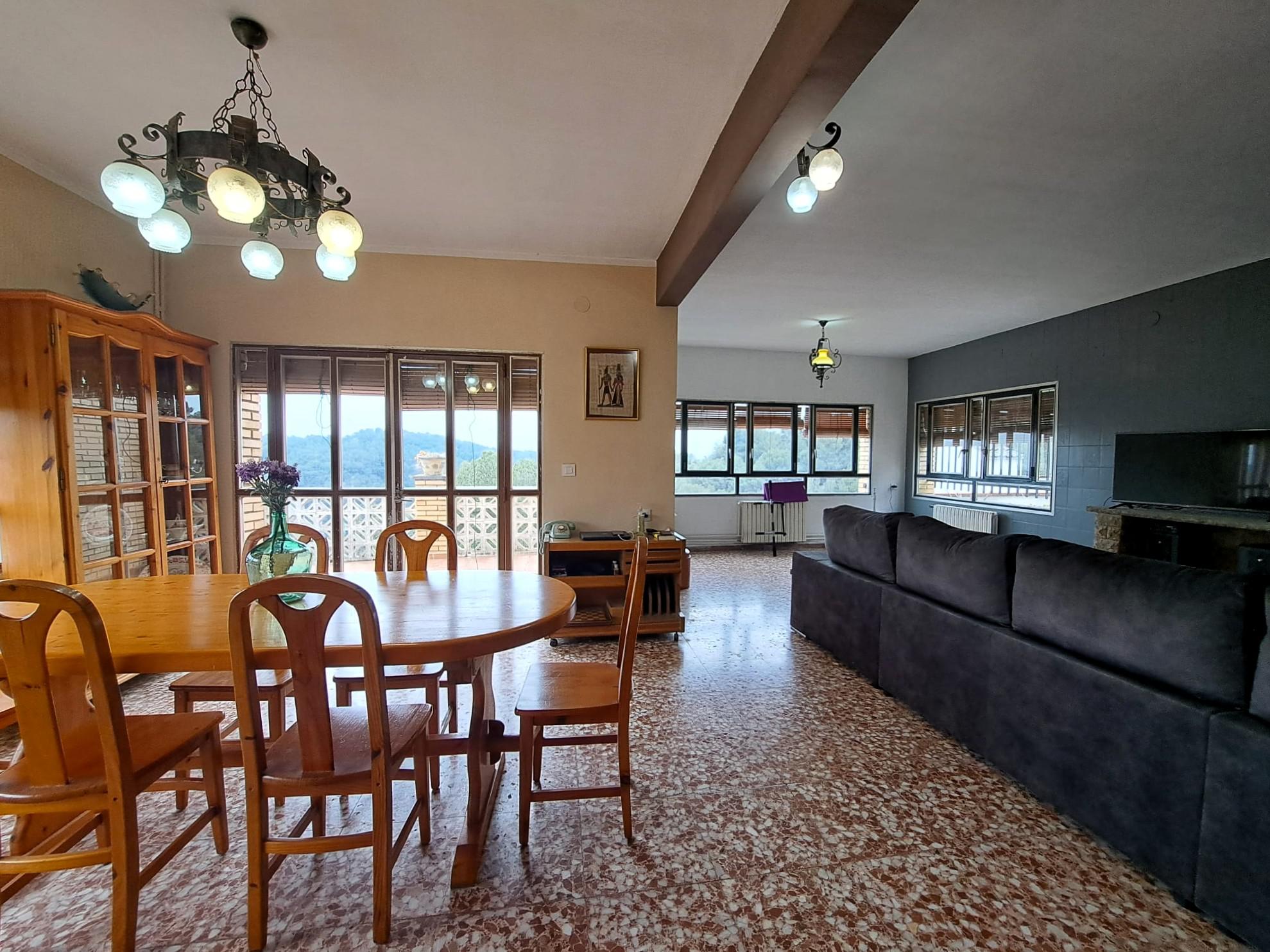 Imagen 8 Casa en venta en Olesa De Montserrat / Zona de les Llumbreras