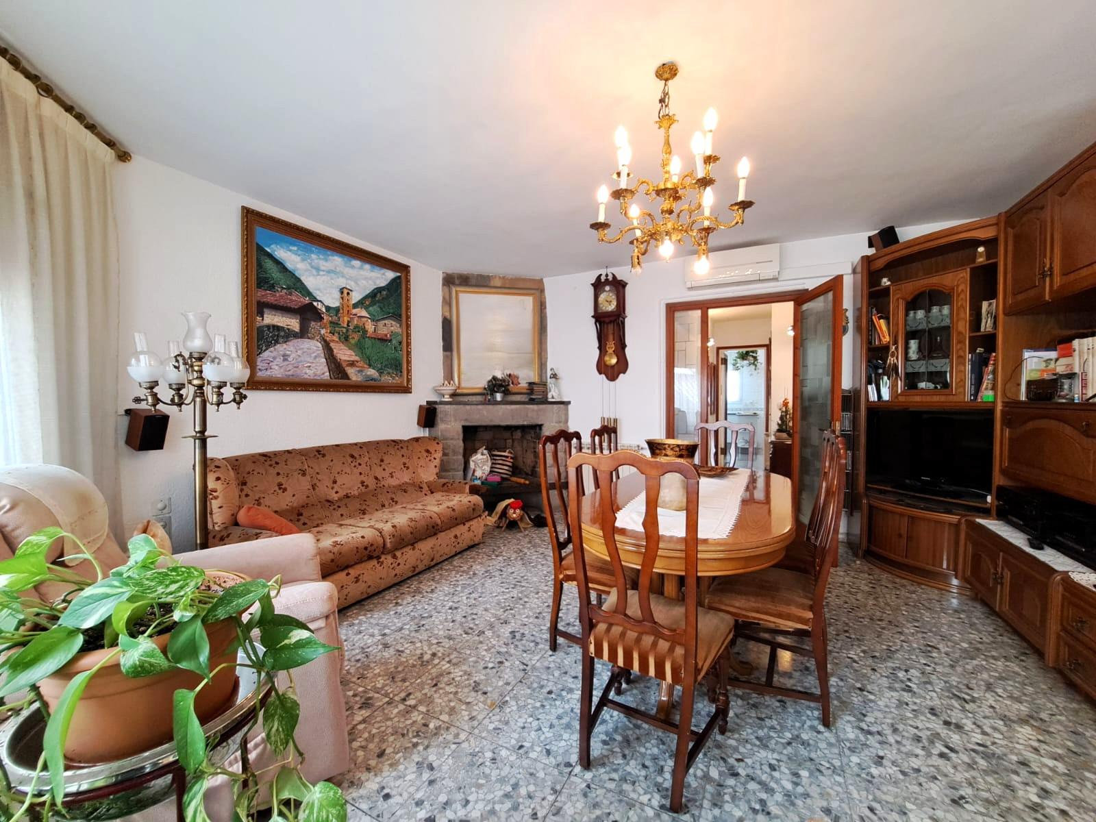Imagen 4 Casa en venta en Olesa De Montserrat / Zona centre, a prop de la Passió