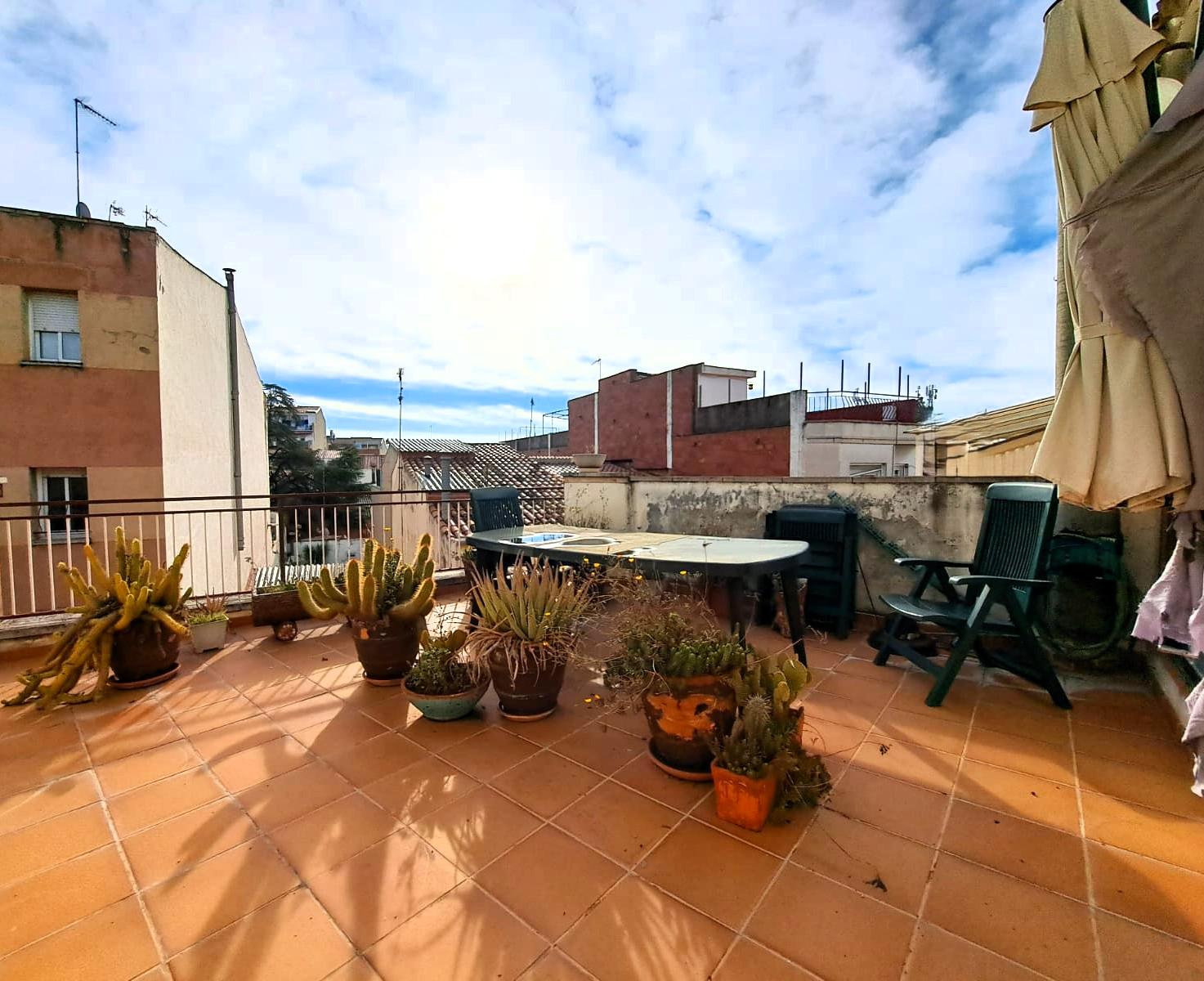 Imagen 1 Casa en venta en Olesa De Montserrat / Zona centre, a prop de la Passió