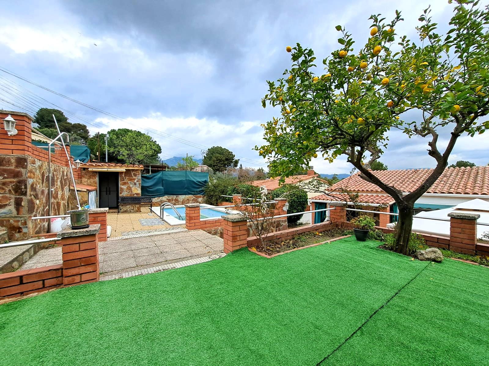 Imagen 2 Casa en venta en Esparreguera / Urbanización Mas d´en Gall