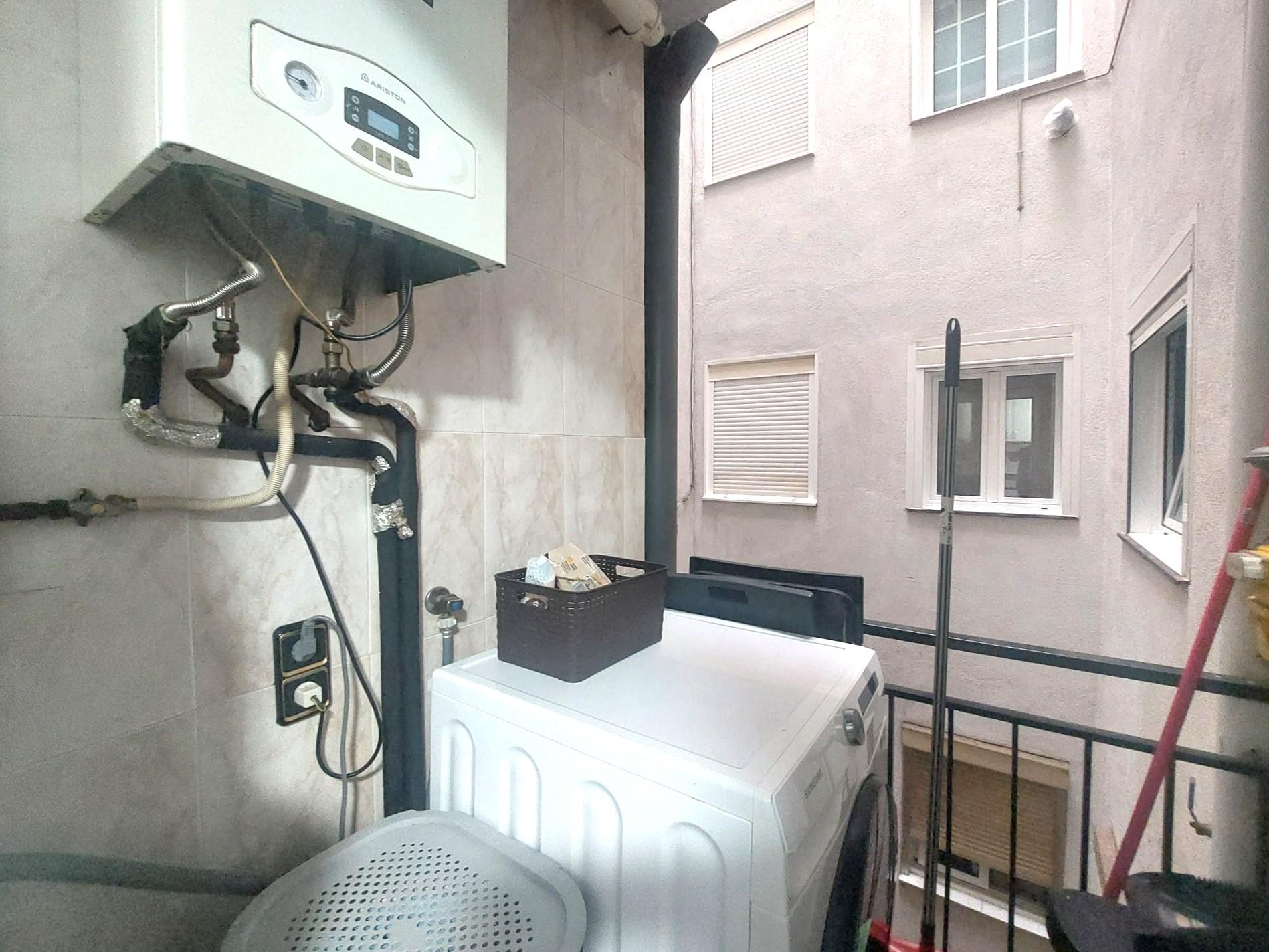 Imagen 6 Piso en venta en Esparreguera /  Barri      Font           