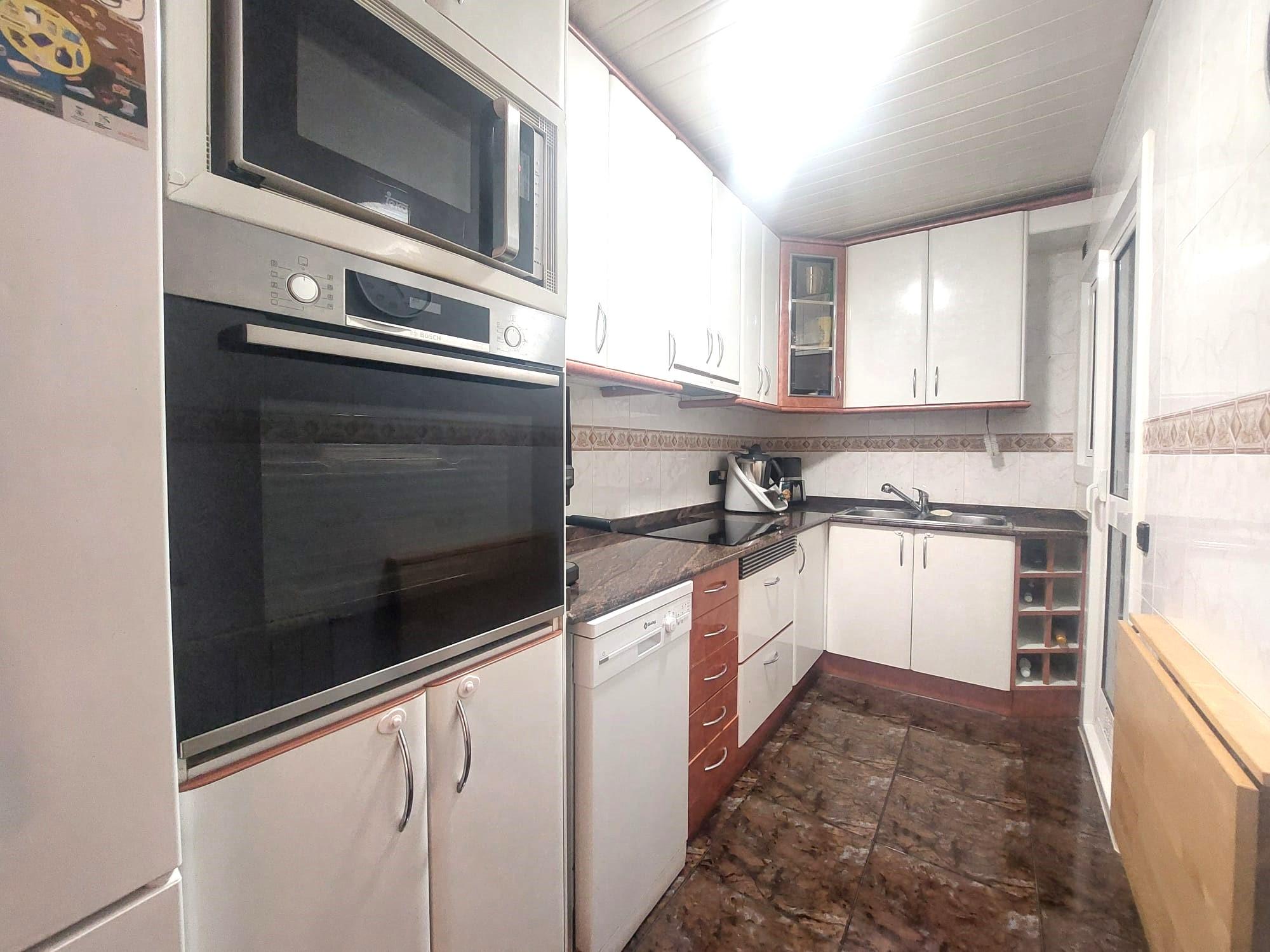 Imagen 4 Piso en venta en Esparreguera /  Barri      Font           