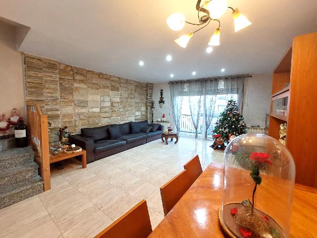 Imagen 1 Inmueble 299426 - Casa Adosada en venta en Abrera / Zona casc antic