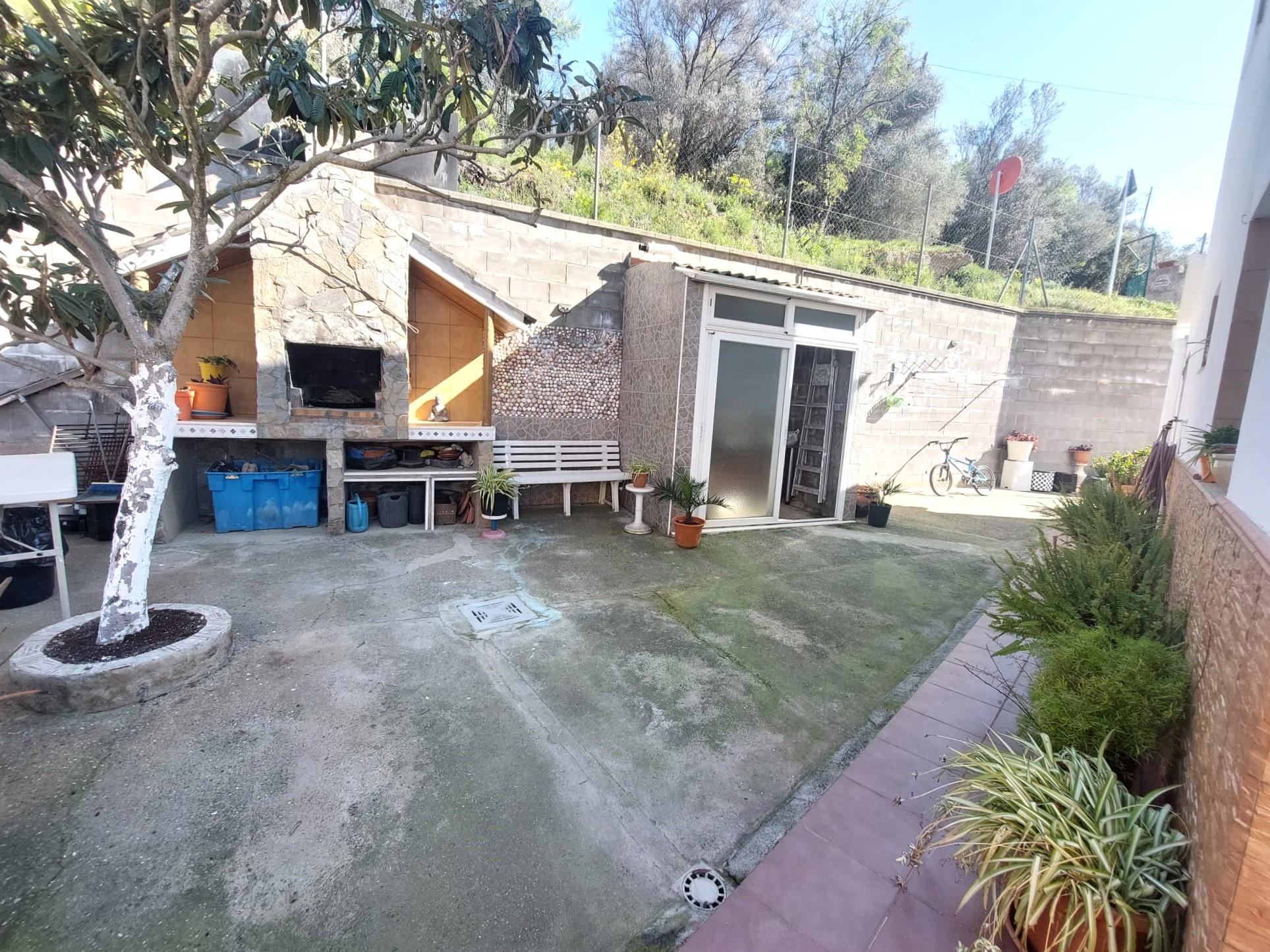 Imagen 25 Casa en venta en Olesa De Montserrat / Cerca del supermercado Dia. 