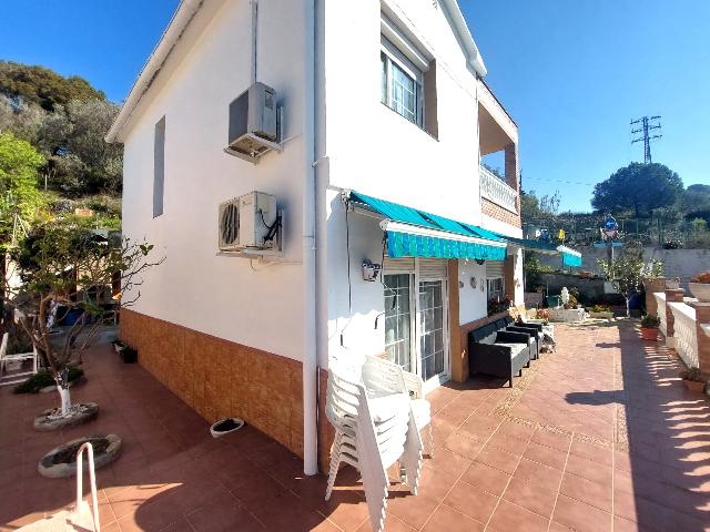 Imagen 3 Inmueble 301548 - Casa en venta en Olesa De Montserrat / Cerca del supermercado Dia. 