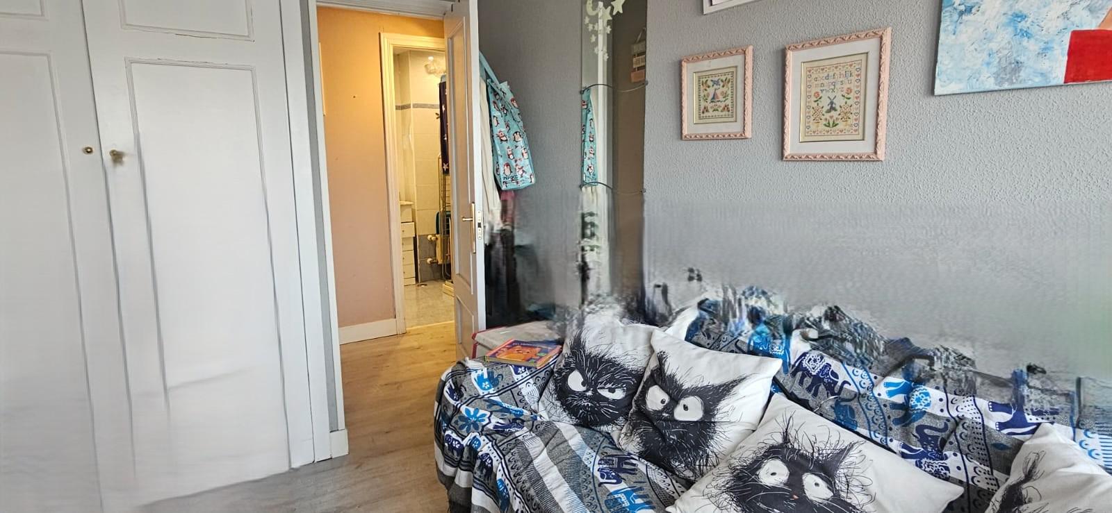 Imagen 8 Piso en venta en Madrid / Cercano al Metro Linea 3 San Fermín -Orcasur. 