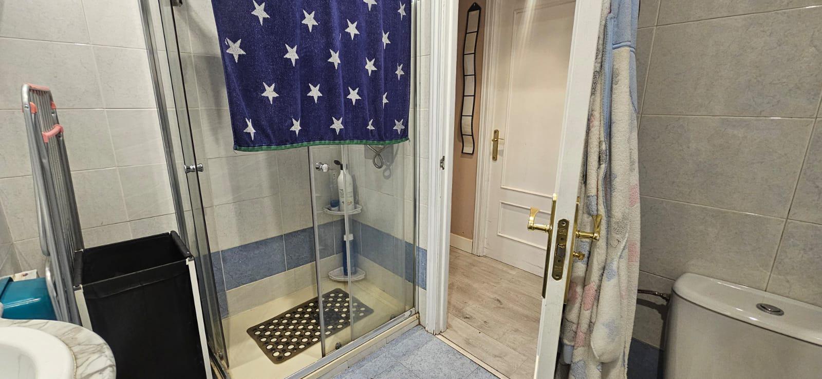 Imagen 16 Piso en venta en Madrid / Cercano al Metro Linea 3 San Fermín -Orcasur. 