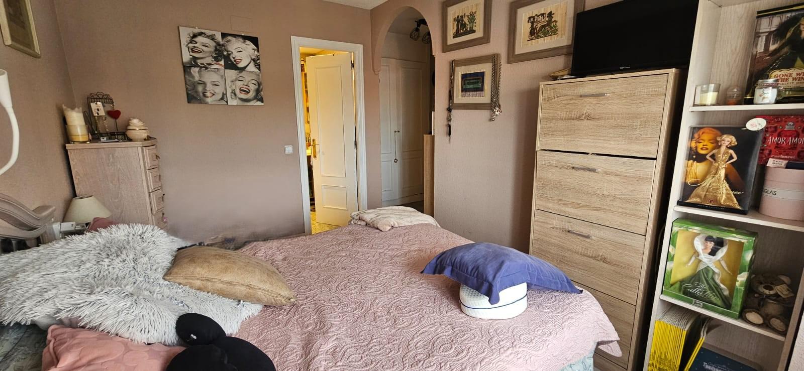 Imagen 4 Piso en venta en Madrid / Cercano al Metro Linea 3 San Fermín -Orcasur. 