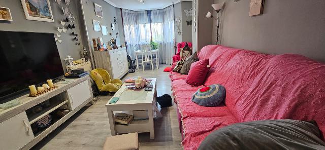 Imagen 2 Inmueble 297983 - Piso en venta en Madrid / Cercano al Metro Linea 3 San Fermín -Orcasur. 