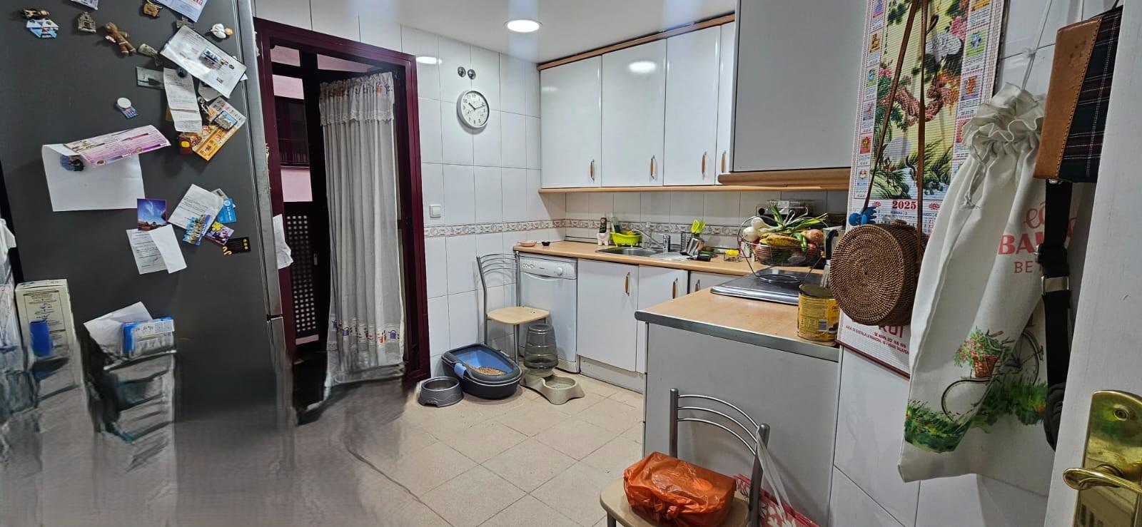 Imagen 11 Piso en venta en Madrid / Cercano al Metro Linea 3 San Fermín -Orcasur. 