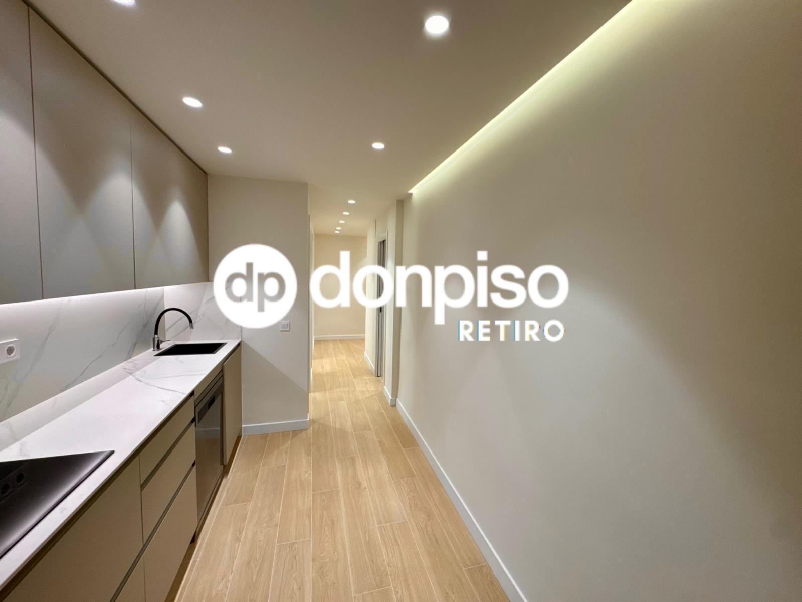 Imagen 3 Piso en venta en Madrid / Frente a los jardines de Sabatini