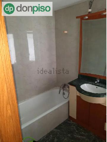 Imagen 8 Inmueble 260588 - Piso en venta en Santander / Junto al ascensor que comunica con la calle Alta