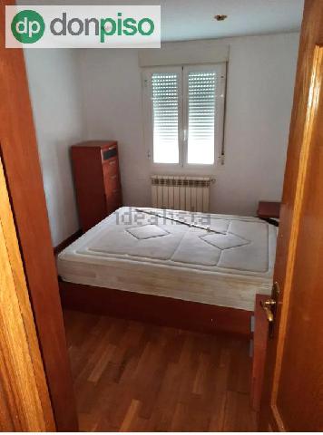 Imagen 4 Inmueble 260588 - Piso en venta en Santander / Junto al ascensor que comunica con la calle Alta