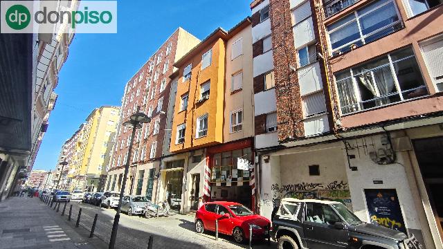 Imagen 8 Inmueble 301735 - Piso en venta en Torrelavega / Cerca de La Estación de Tren 