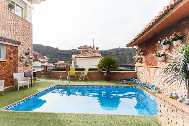 Imagen 1 Inmueble 246704 - Casa Pareada en venta en Granada / Ctra Sierra Nevada