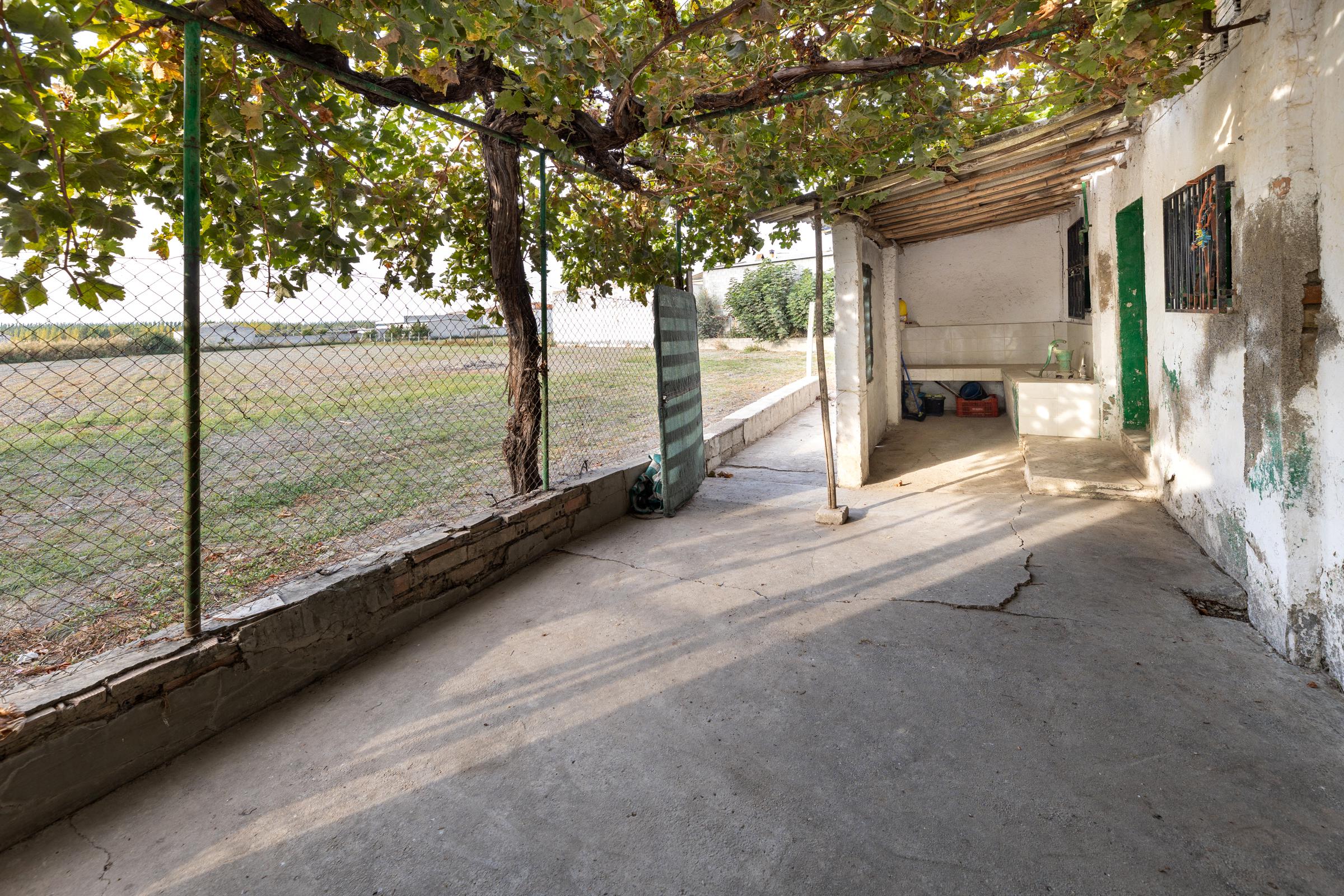 Imagen 3 Casa Pareada en venta en Fuente Vaqueros / Cerca del Ayuntamiento