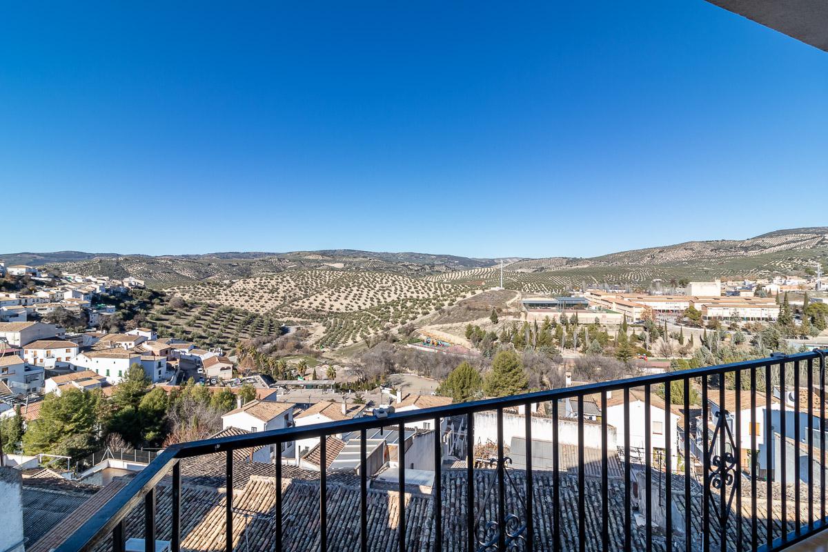 Imagen 2 Piso en venta en Montefrío / Al lado del Ayuntamiento