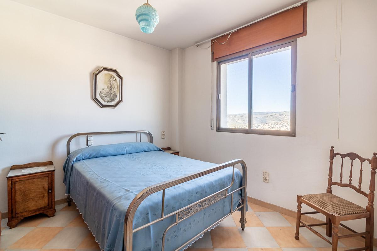 Imagen 19 Piso en venta en Montefrío / Al lado del Ayuntamiento