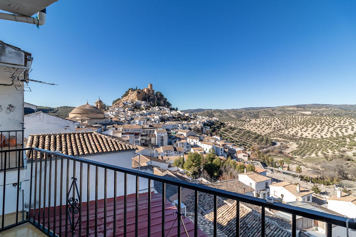 Imagen 1 Piso en venta en Montefrío / Al lado del Ayuntamiento