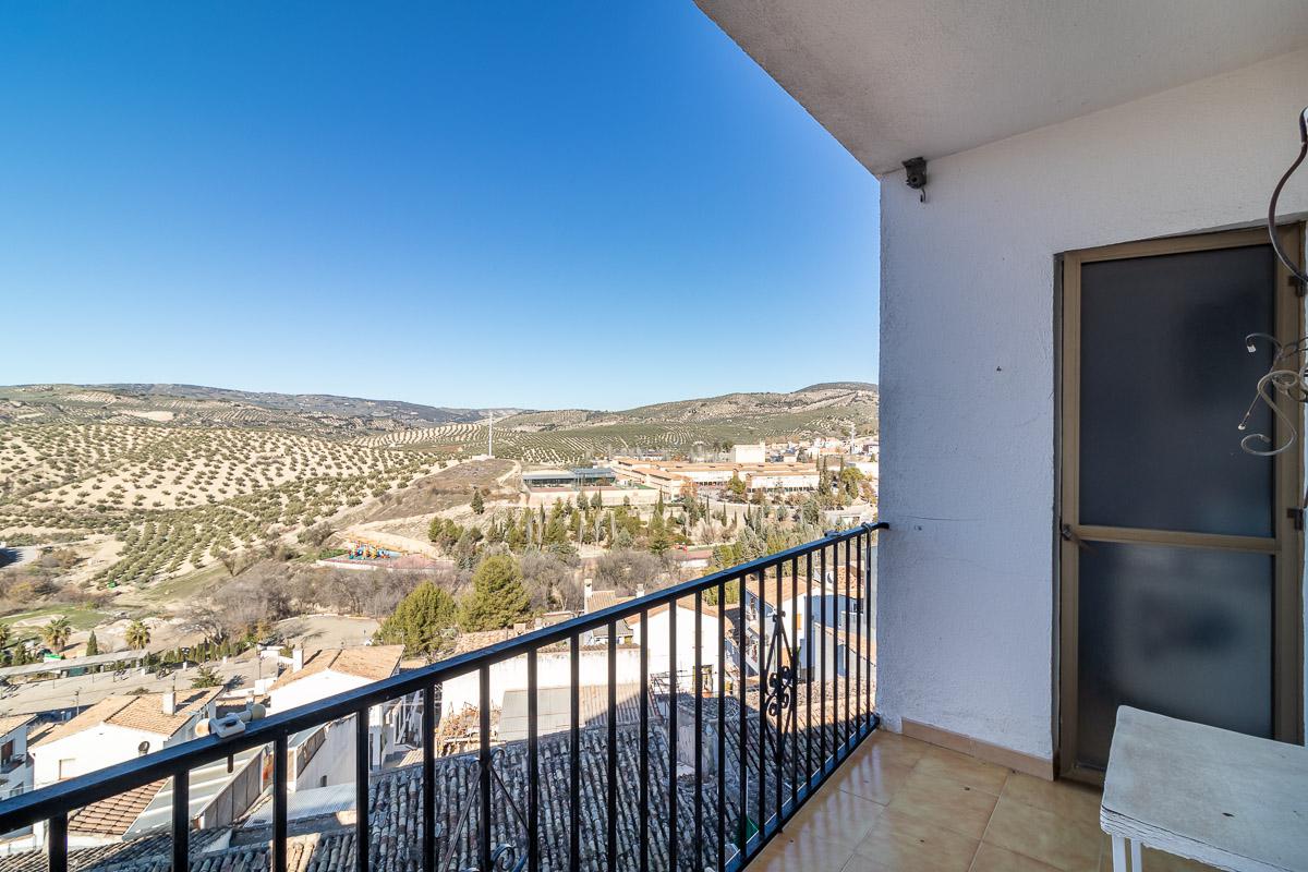 Imagen 3 Piso en venta en Montefrío / Al lado del Ayuntamiento