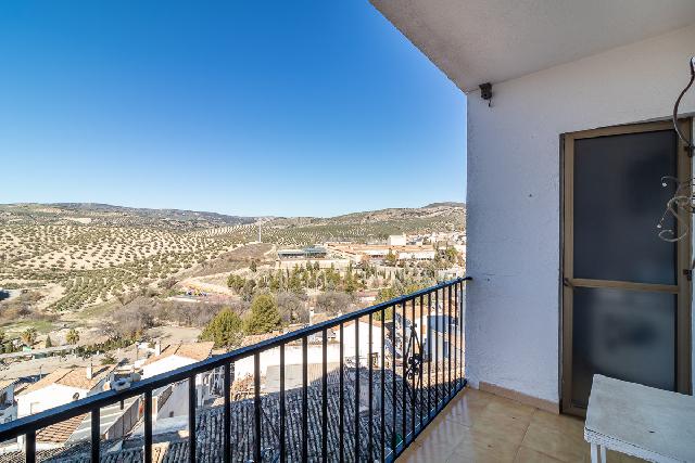 Imagen 3 Inmueble 256187 - Piso en venta en Montefrío / Al lado del Ayuntamiento