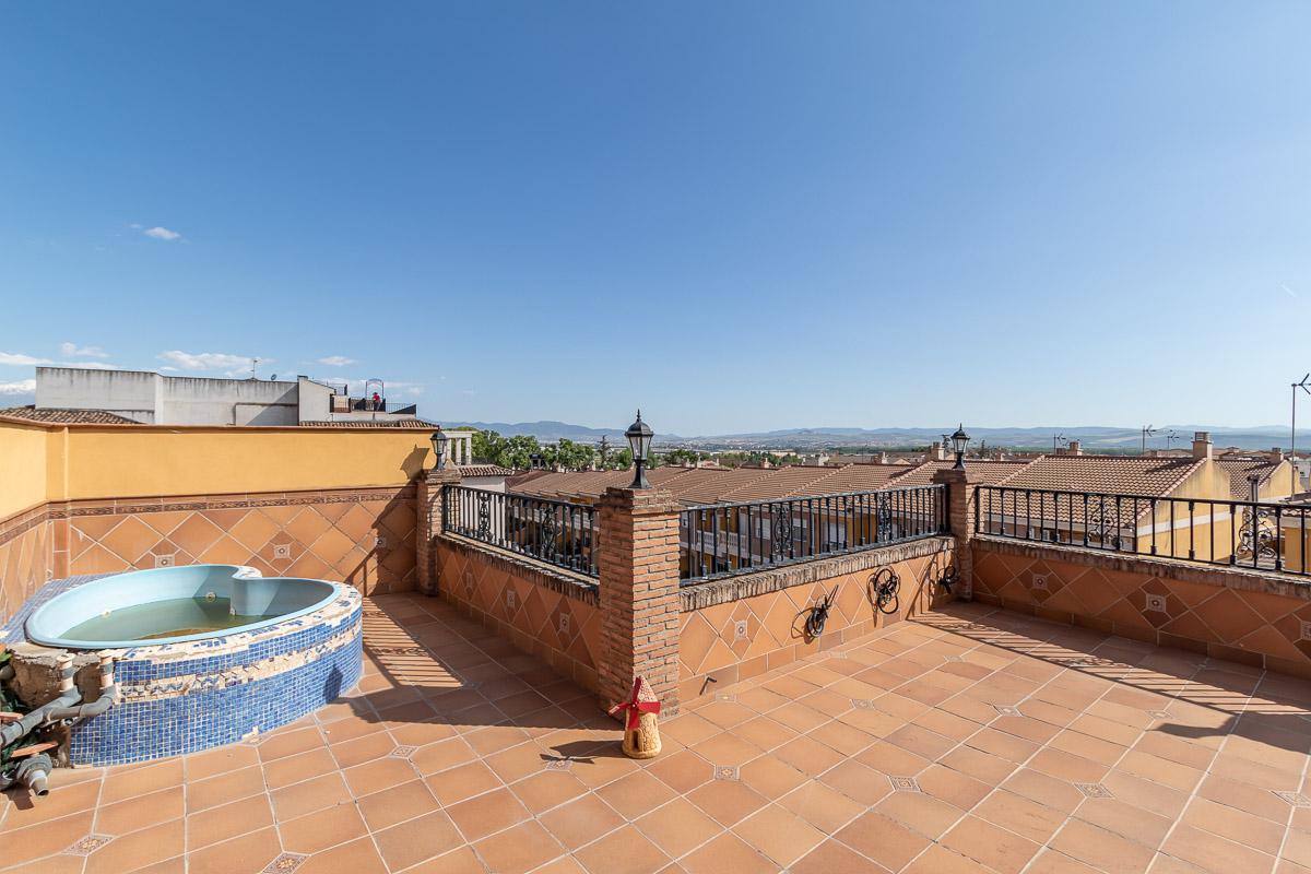 Imagen 3 Casa Adosada en venta en Atarfe / Instituto Iliberis