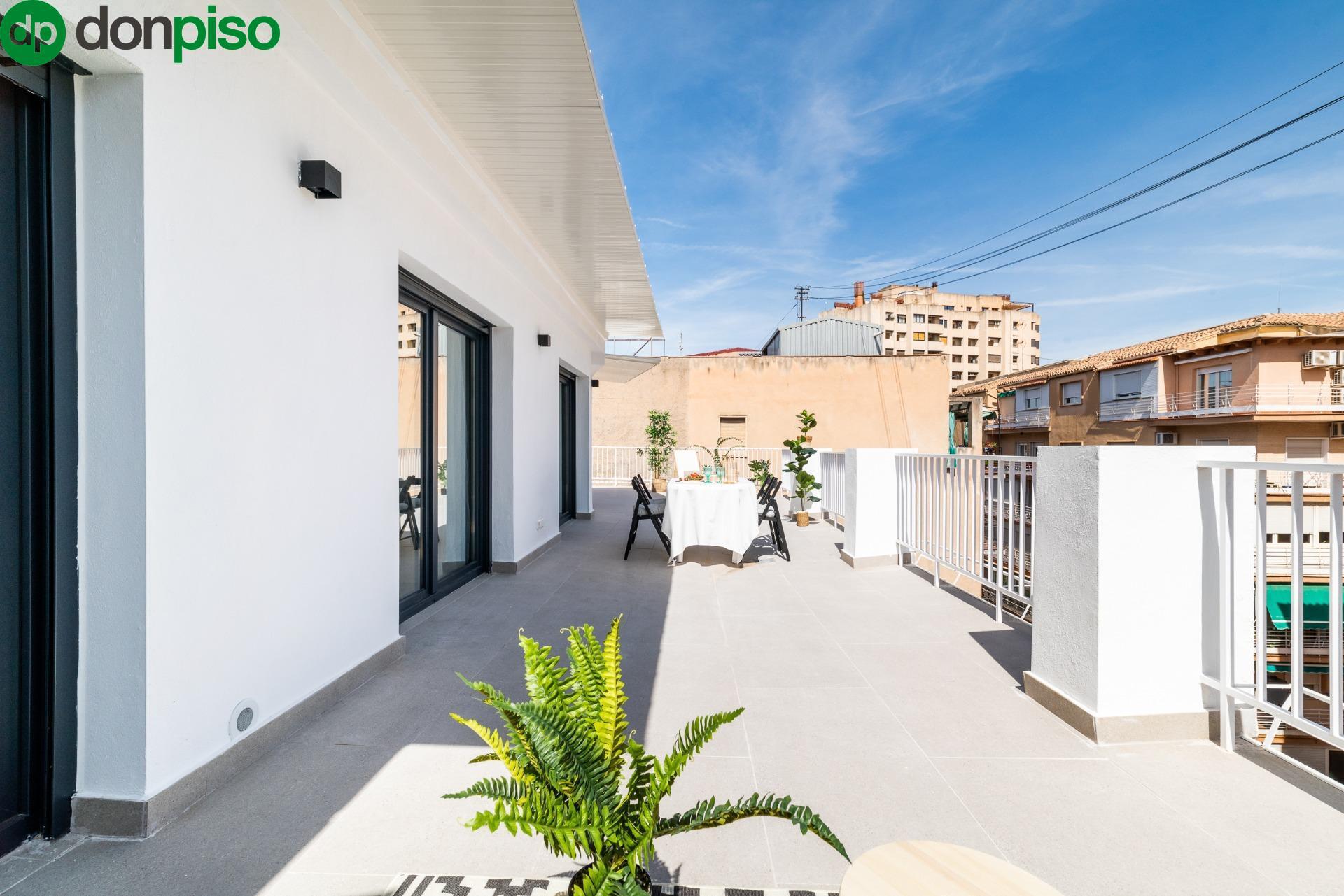 Imagen 2 Ático en venta en Granada / Junto a Avda. Constitución