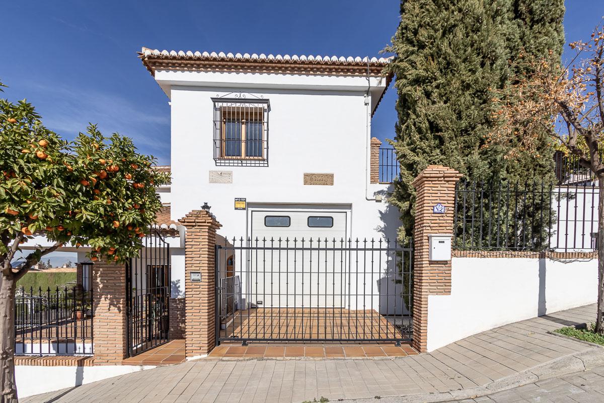 Imagen 24 Casa Aislada en venta en Huétor Vega / Junto a supermercado Consum