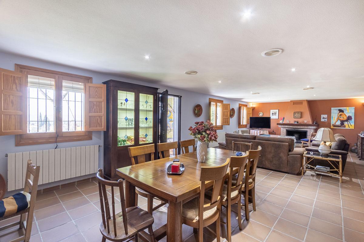 Imagen 19 Casa Aislada en venta en Huétor Vega / Junto a supermercado Consum