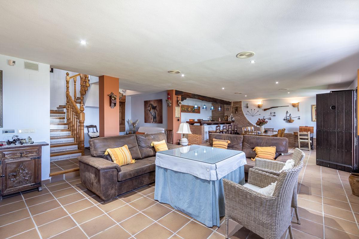 Imagen 20 Casa Aislada en venta en Huétor Vega / Junto a supermercado Consum