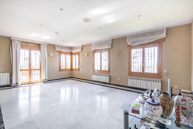 Imagen 6 Inmueble 280818 - Casa Aislada en venta en Huétor Vega / Junto a supermercado Consum