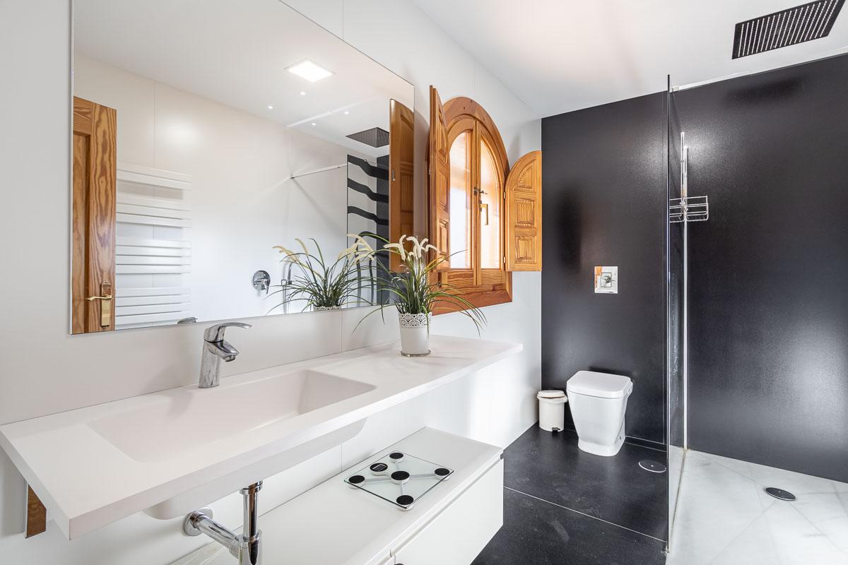 Imagen 13 Casa Aislada en venta en Huétor Vega / Junto a supermercado Consum