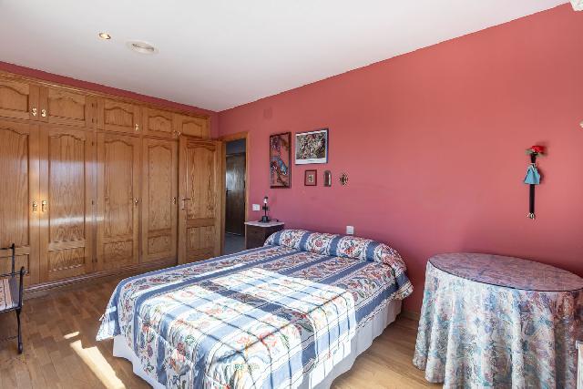 Imagen 15 Inmueble 280818 - Casa Aislada en venta en Huétor Vega / Junto a supermercado Consum