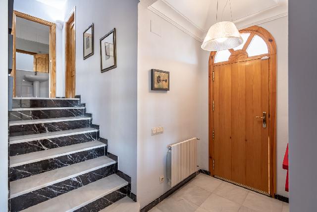 Imagen 5 Inmueble 280818 - Casa Aislada en venta en Huétor Vega / Junto a supermercado Consum