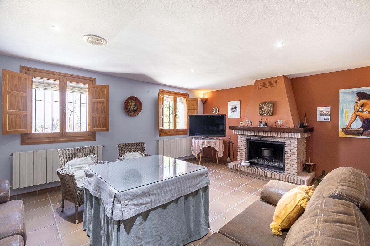 Imagen 21 Casa Aislada en venta en Huétor Vega / Junto a supermercado Consum