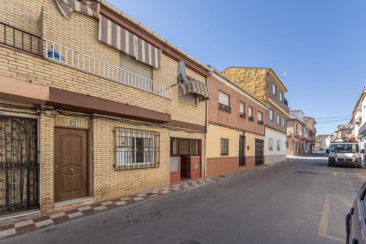 Imagen 1 Casa Adosada en venta en Armilla / Junto a Zurita. Zona Ayuntamiento.