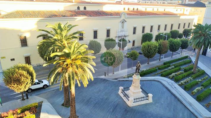 Imagen 5 Piso en venta en Badajoz / En Plaza de Minayo, junto al Teatro López de Ayala.