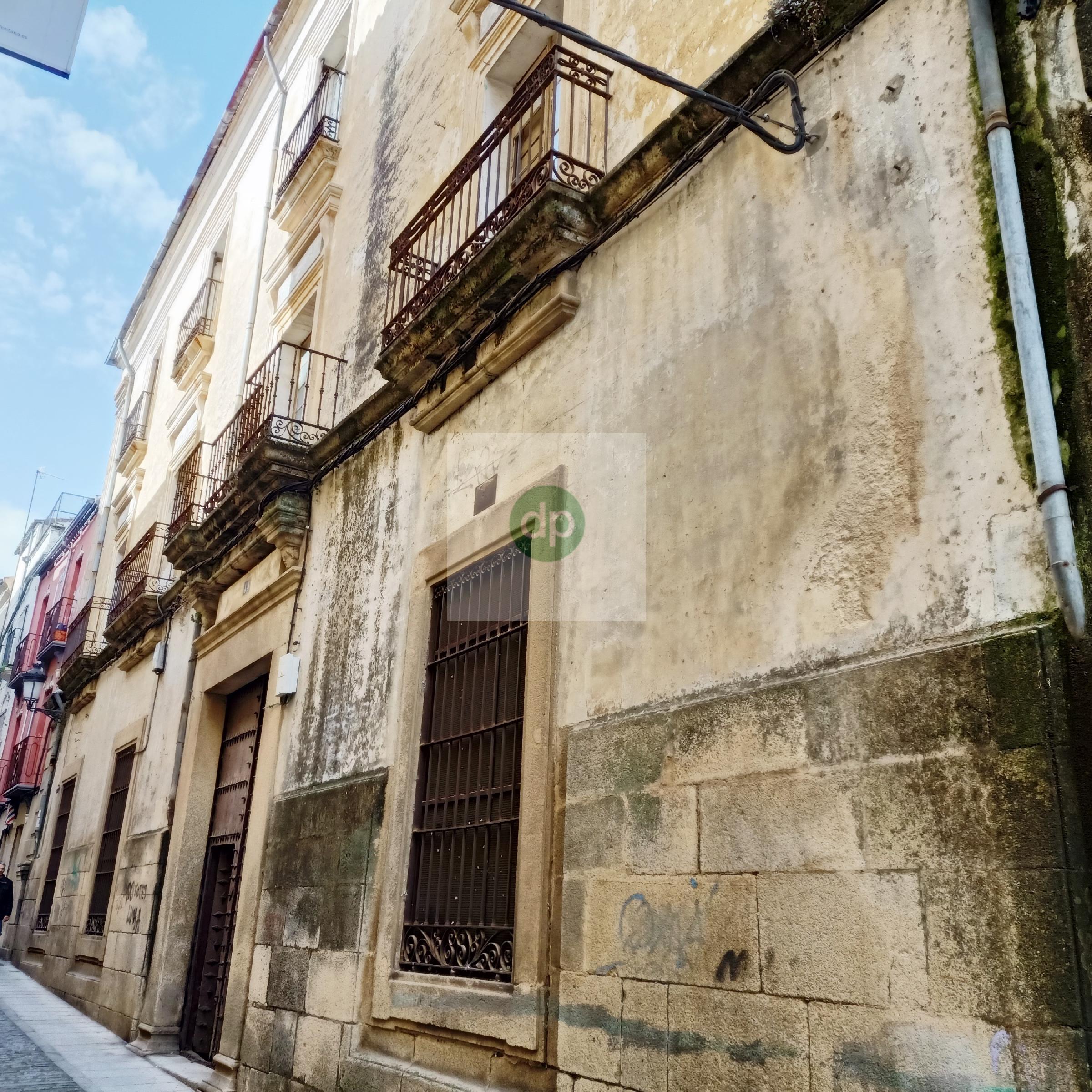 Imagen 25 Casa en venta en Cáceres / Casa Palacio junto a la Plaza Mayor. Inverta ahora !