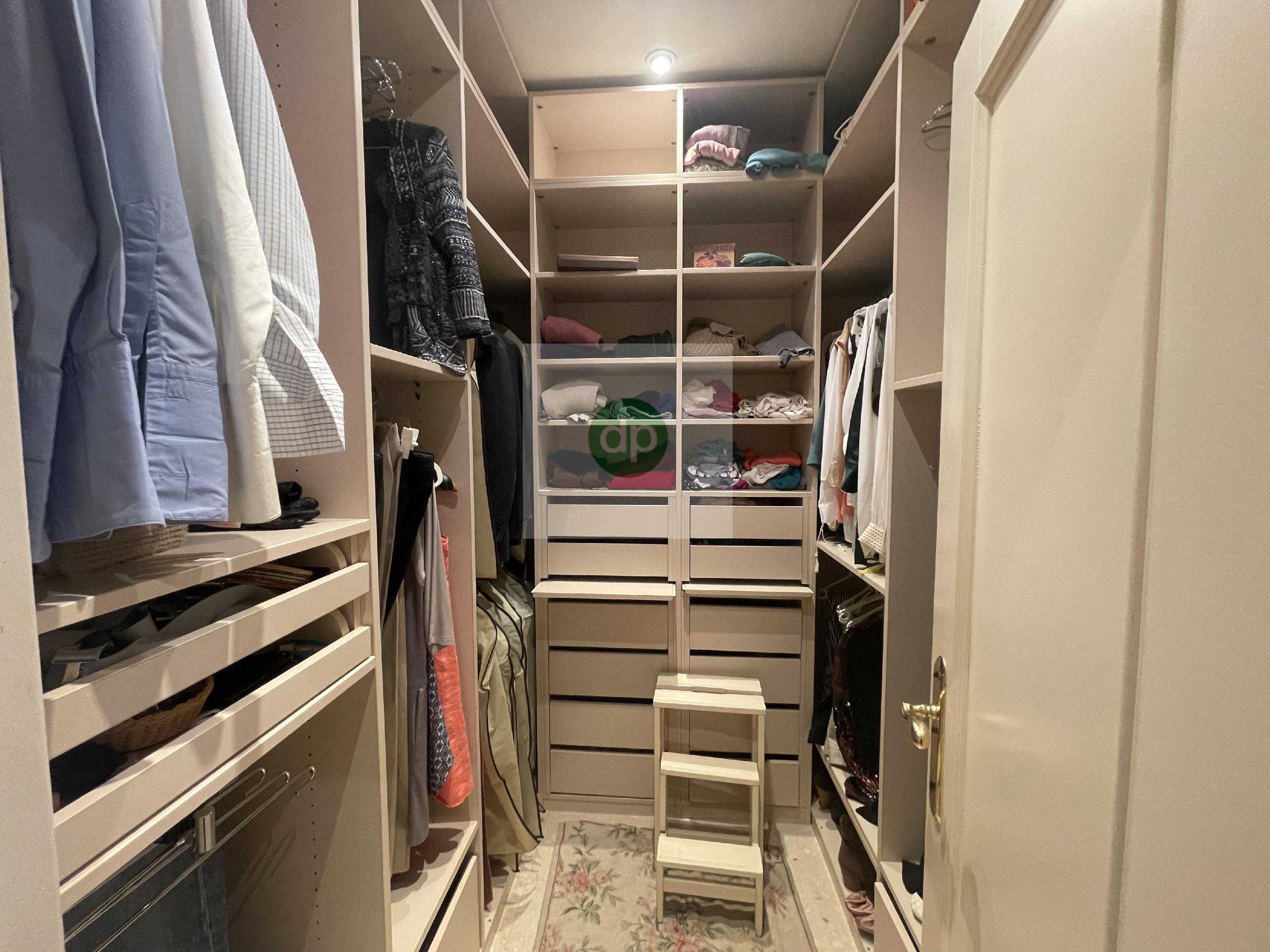 Imagen 20 Piso en venta en Badajoz / Plaza de los Alféreces, junto al Corte Inglés.