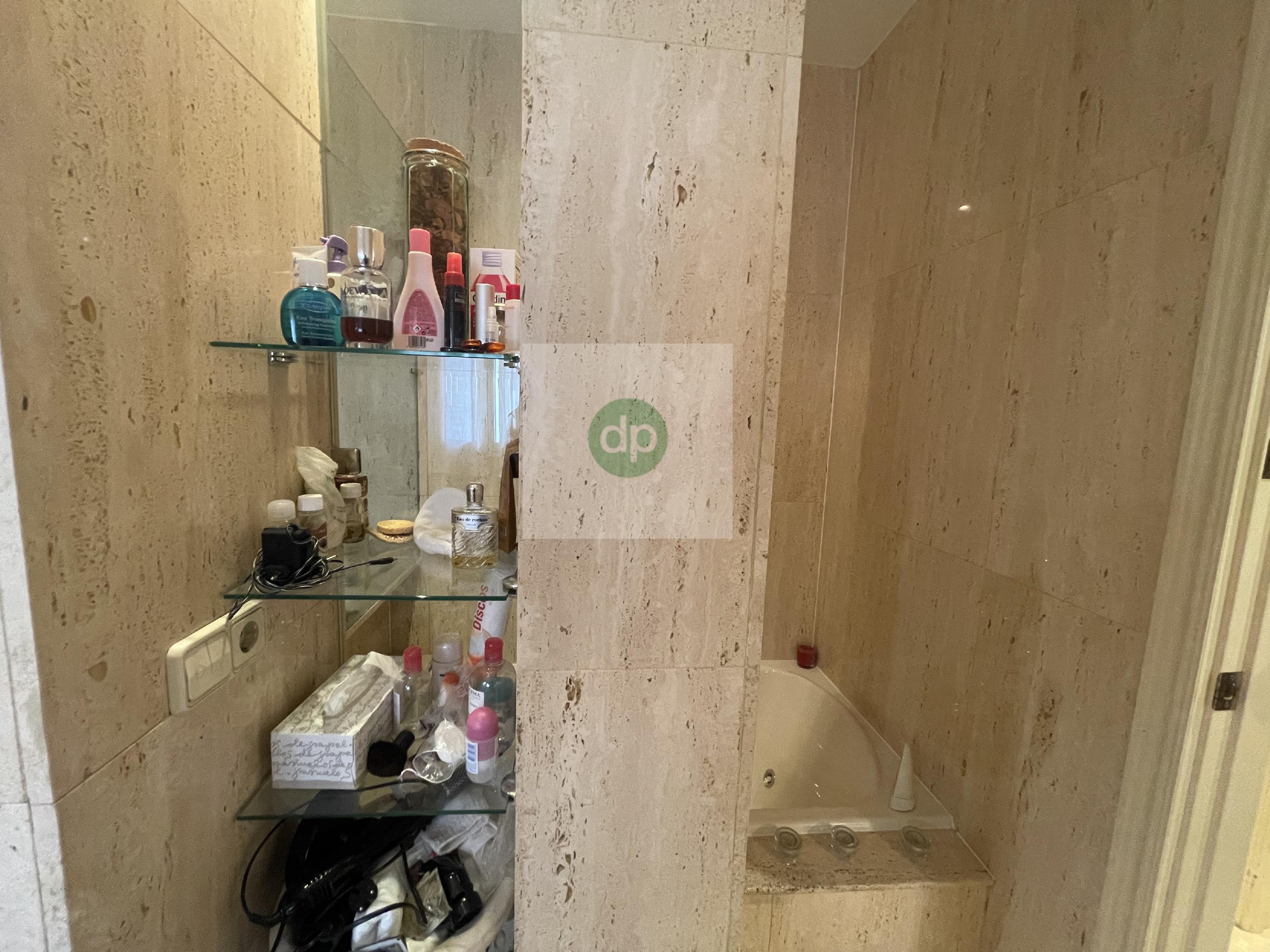 Imagen 37 Piso en venta en Badajoz / Plaza de los Alféreces, junto al Corte Inglés.