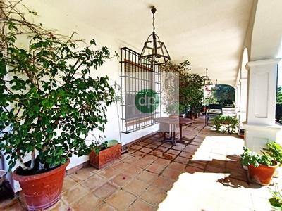 Imagen 1 Casa Aislada en venta en Badajoz / Frente al Complejo Alcántara y junto al Nuevo Vivero